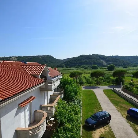 In With Balcony, Wifi 4620-95 Guest house *